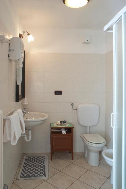 Albergo Castello Da Bonino Champorcher Rum bild