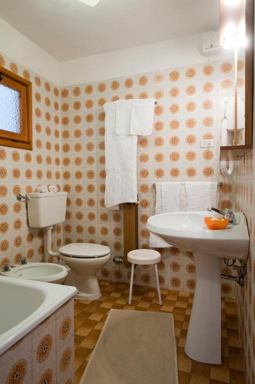 Albergo Castello Da Bonino Champorcher Rum bild