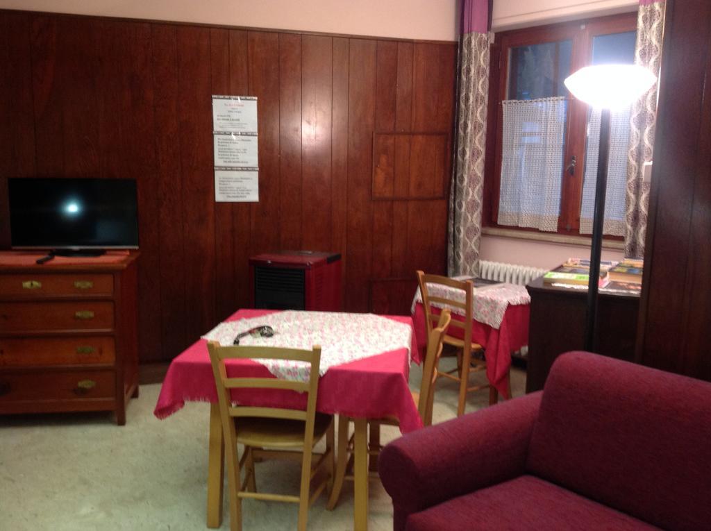 Albergo Castello Da Bonino Champorcher Rum bild