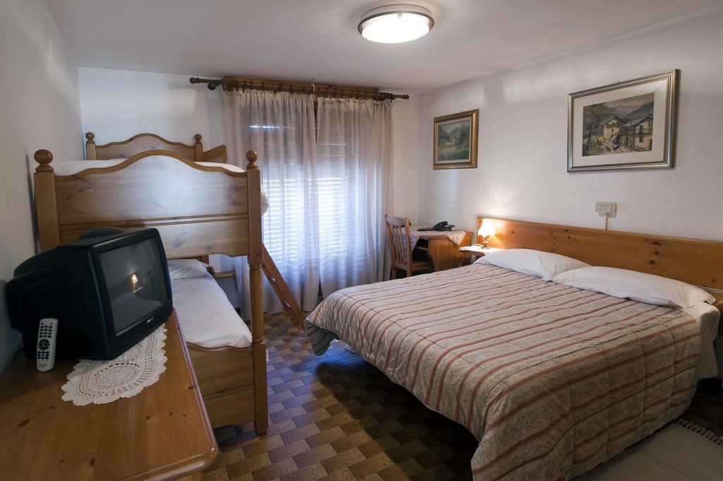 Albergo Castello Da Bonino Champorcher Rum bild